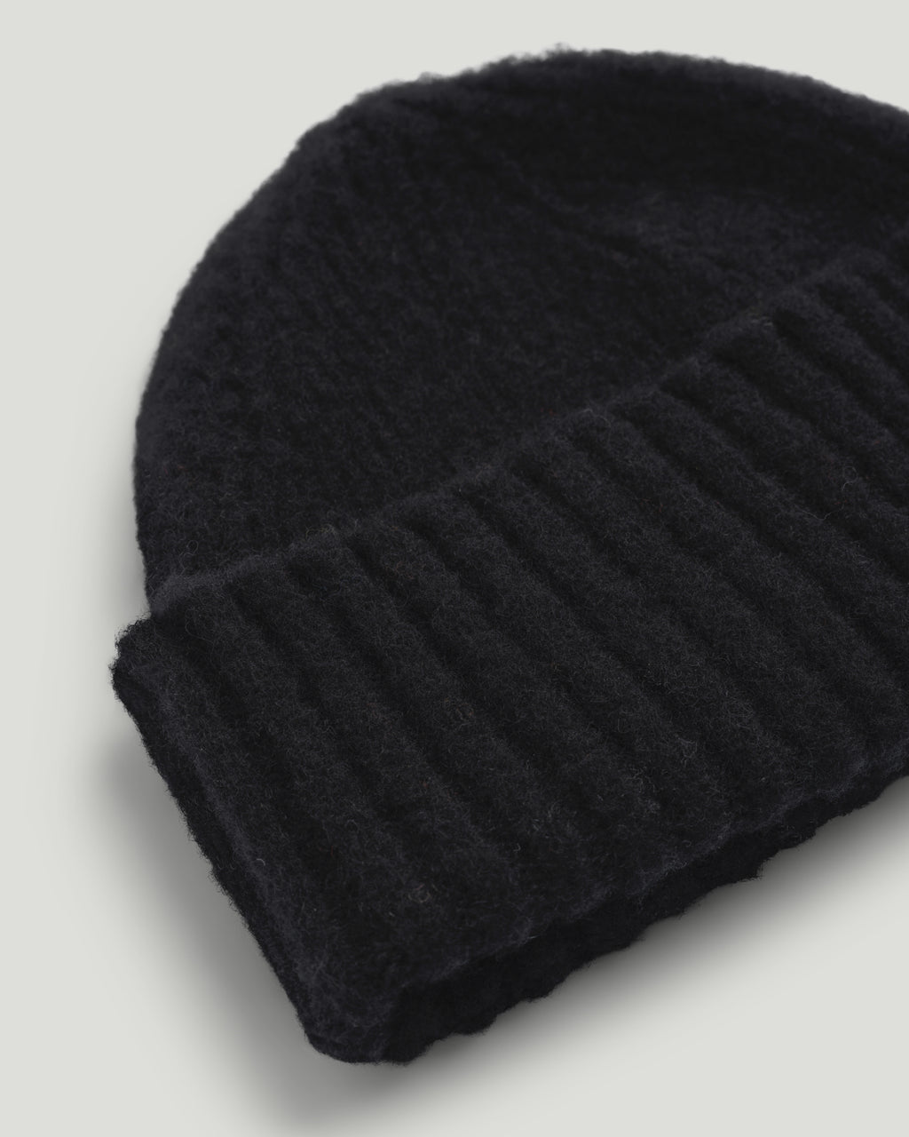 Fishtail Shaggy Beanie - Black