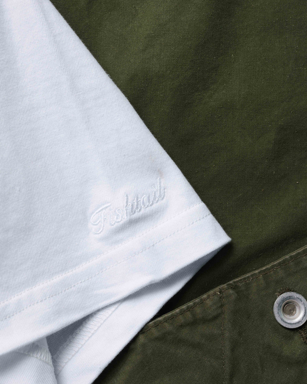 Outro Lugar Deck tee