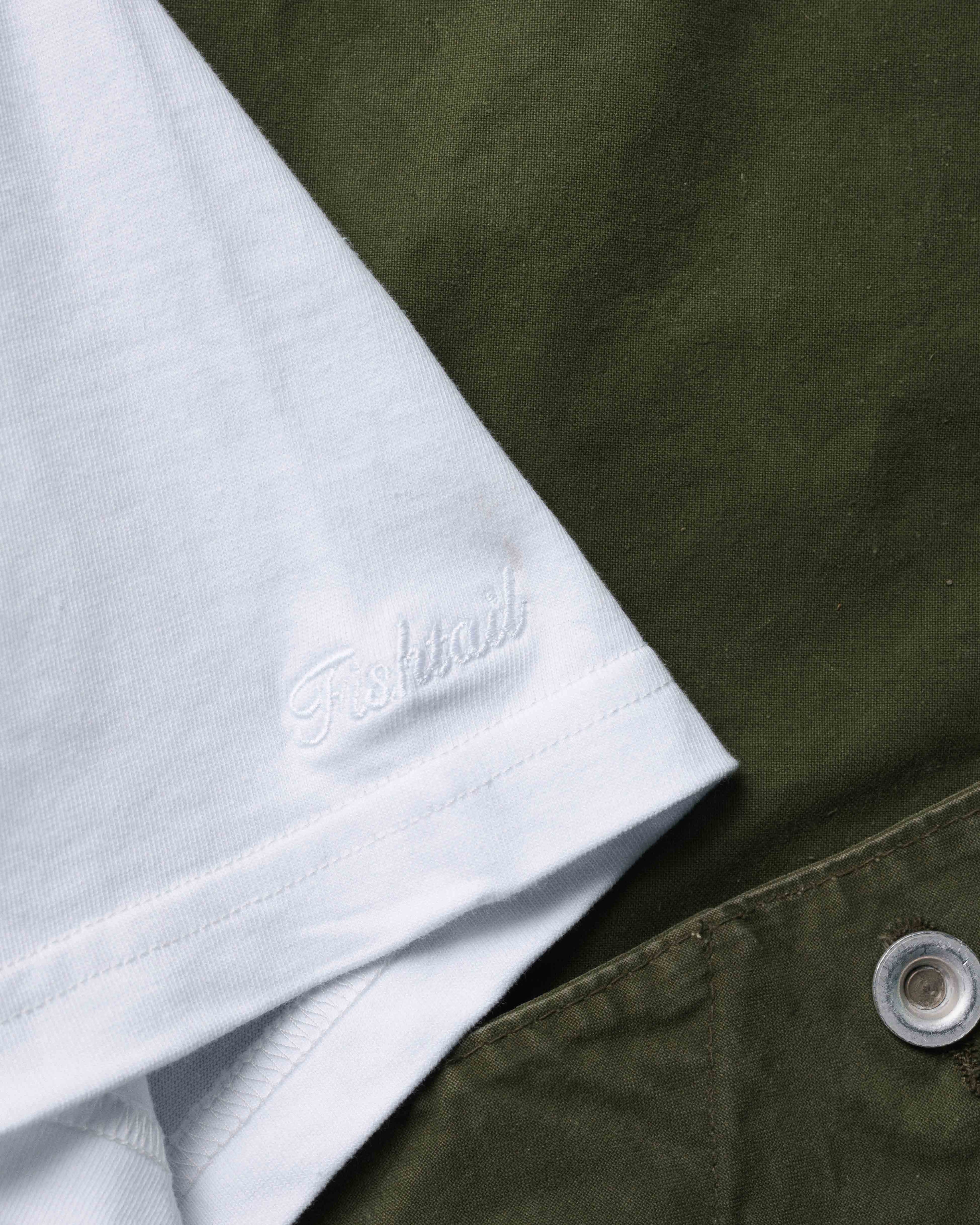 Outro Lugar Deck tee