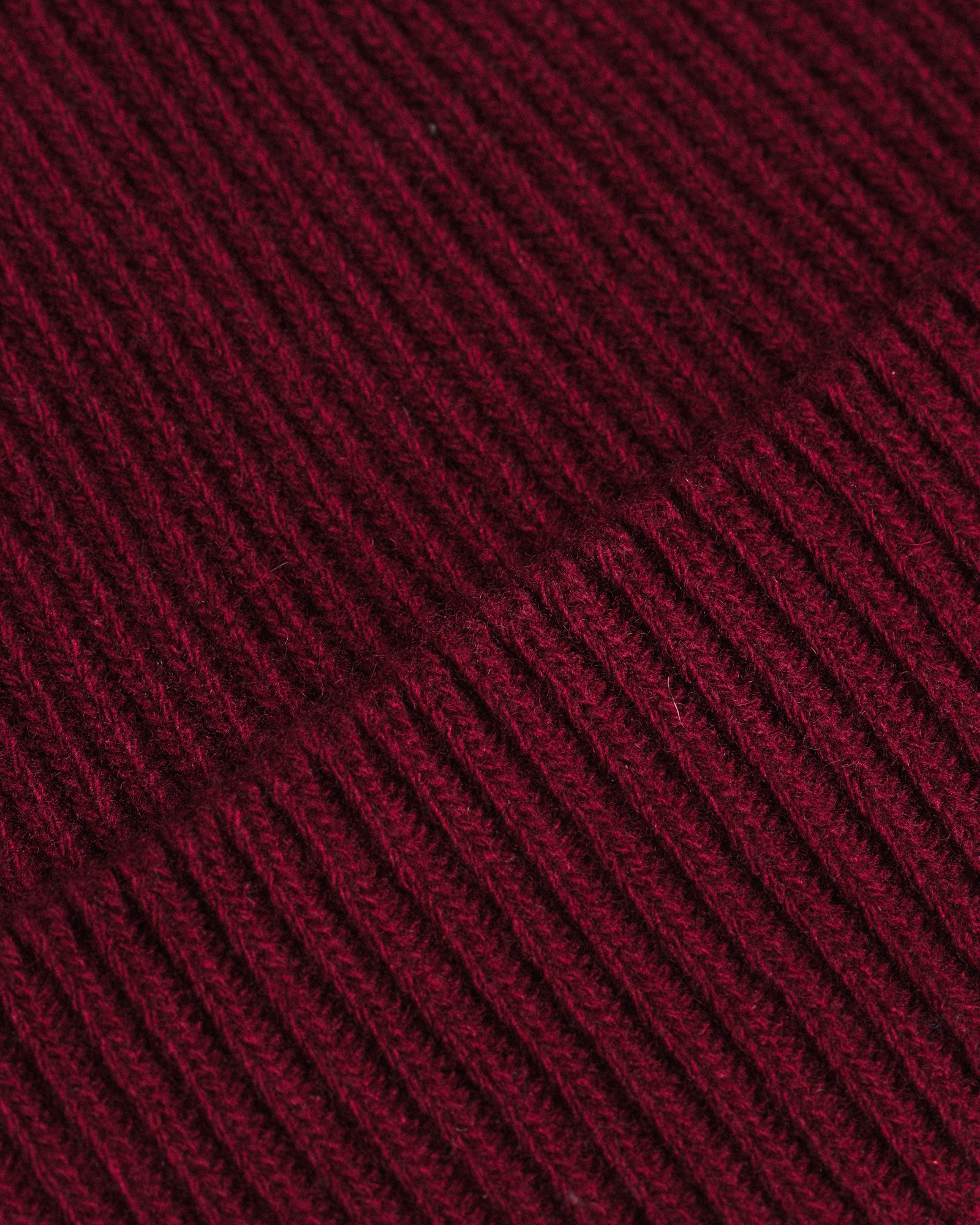 Fishtail Marina Beanie - Red wine