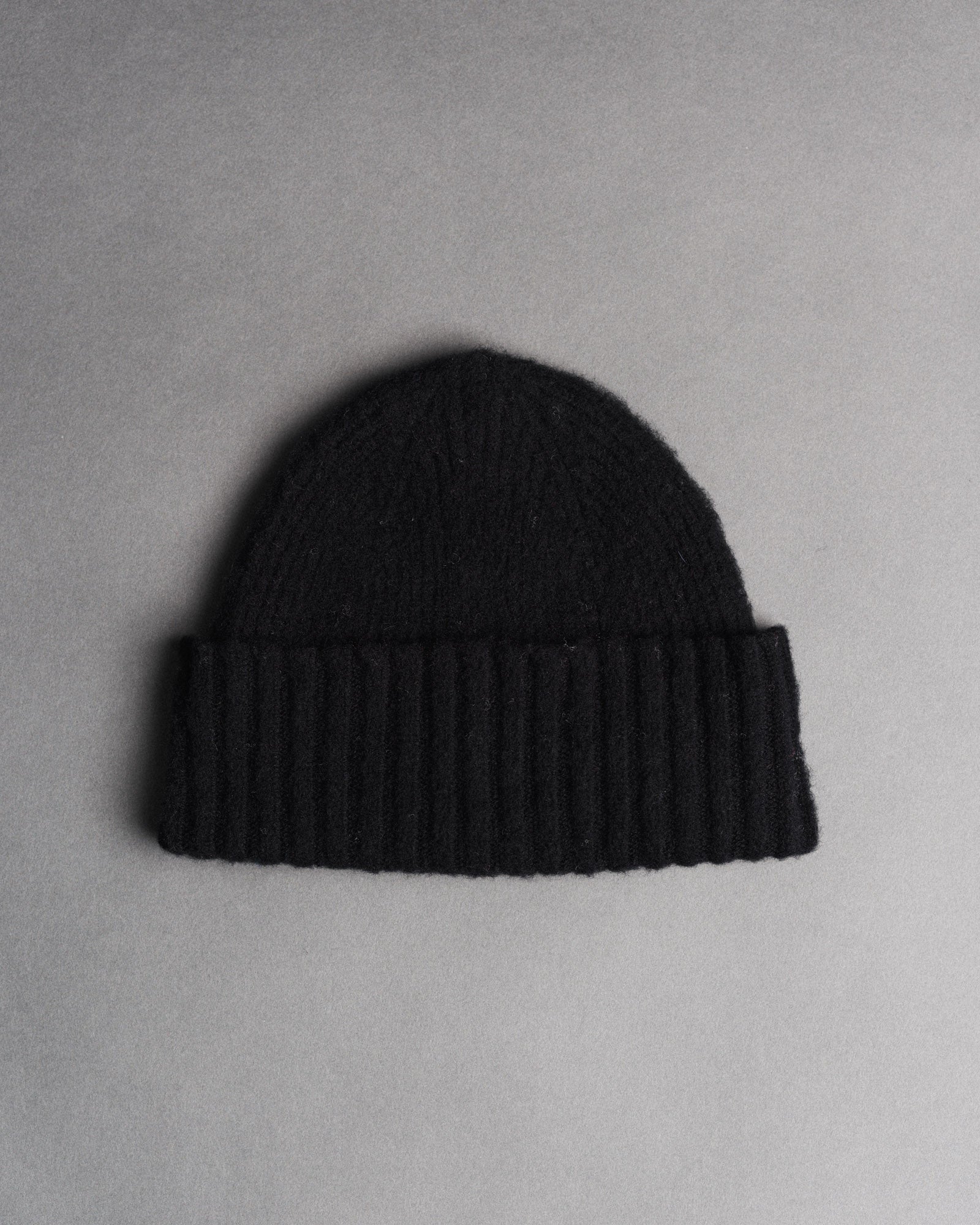 Fishtail Shaggy Beanie - Black
